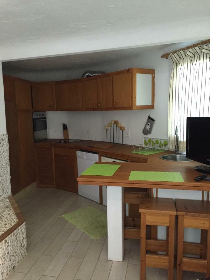 Le Baou " Les Pieds Dans L'Eau " Apartment Carqueiranne Exterior photo